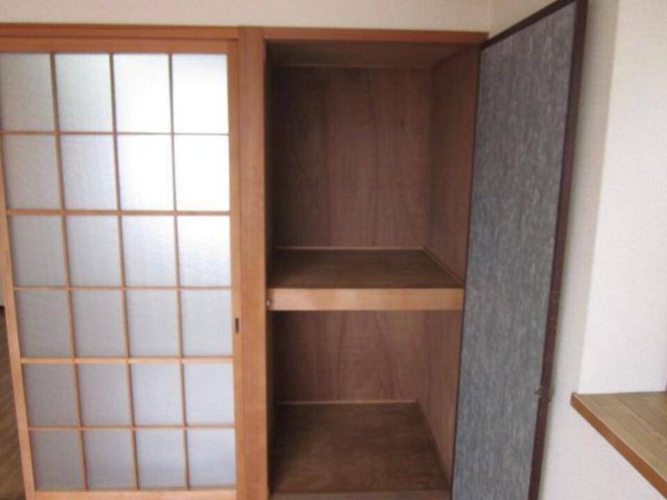 収納　押入れ