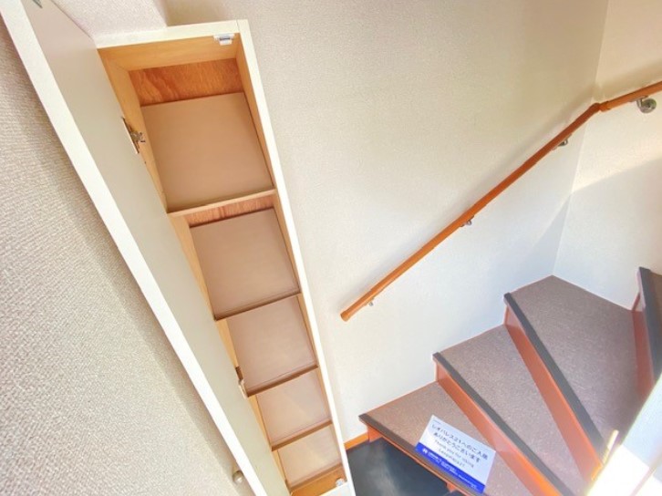 その他　２階のお部屋の玄関