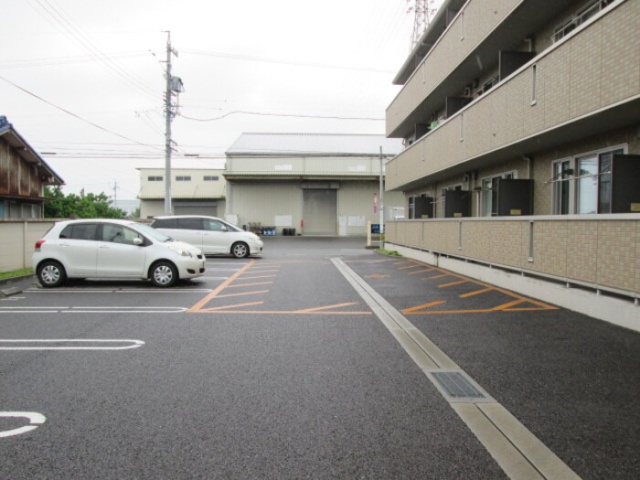 【アザレ　蘇原　Hの駐車場】