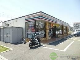 【茨木市若園町のマンションのコンビニ】