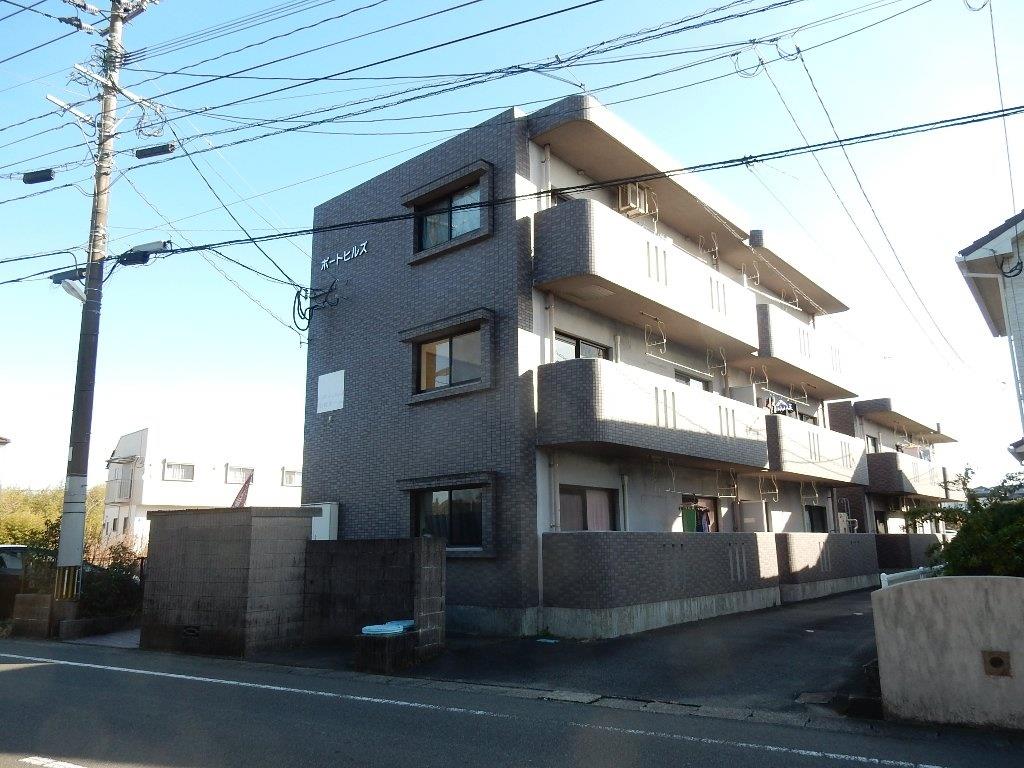 ポートヒルズの建物外観