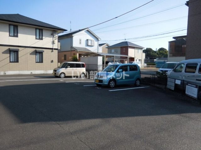 【藤枝市志太のアパートの駐車場】