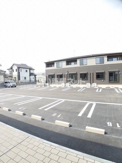 【ピオニール紀の川　IIの駐車場】