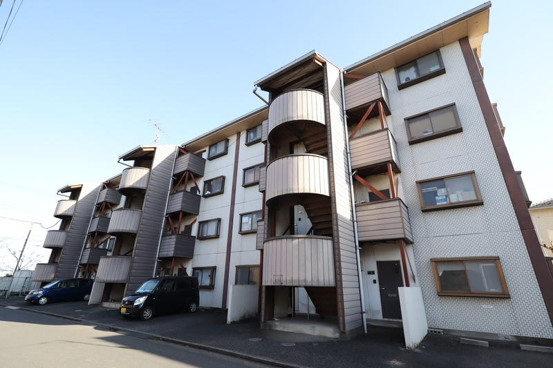 【ニューブライトマンションの建物外観】