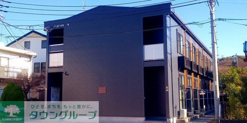 【レオパレスフォレストIIの建物外観】