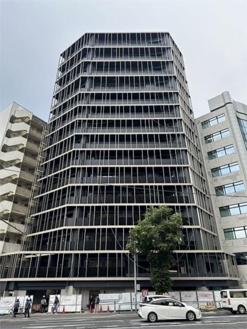 ズーム新宿御苑前の建物外観