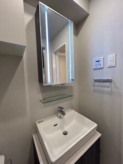 洗面設備　洗濯機、掃除機等リブマックス仕様の家具家電付き