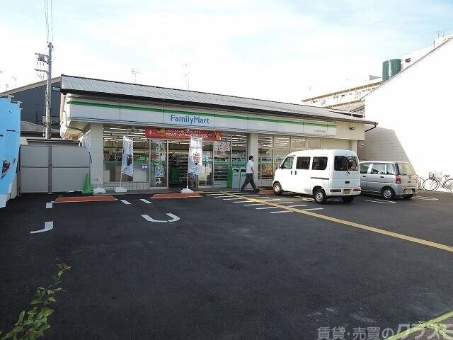 コンビニ　ファミリーマート中立売智恵光院店（コンビニ）まで423m