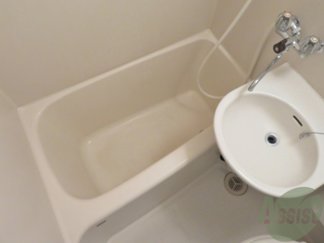 バス・シャワールーム　疲れた時はゆっくり湯船につかってみてはいかがでしょうか。