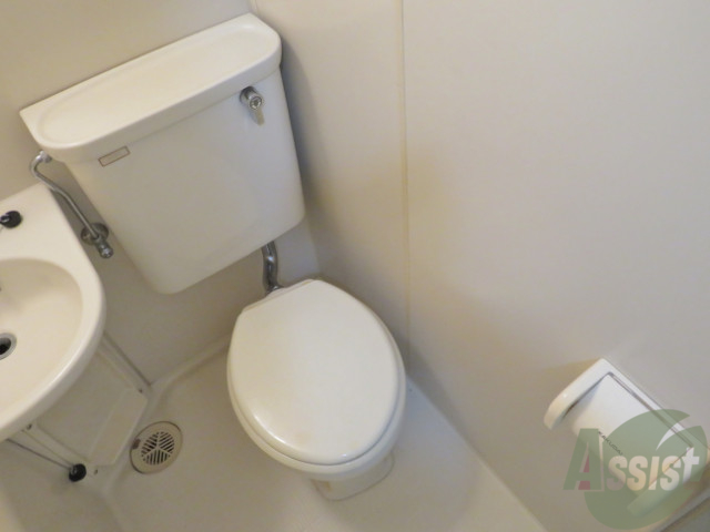 トイレ　狭いトイレでも落ち着ける場所になるかもしれませんね。