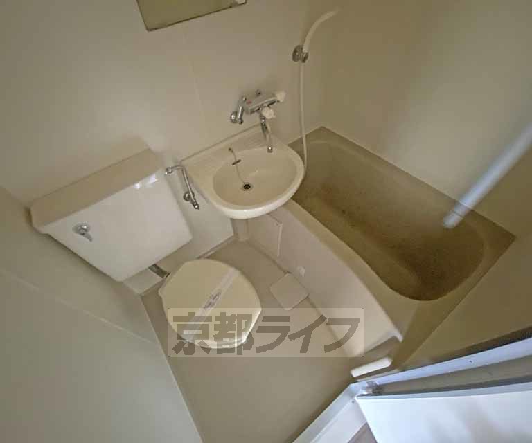 バス・シャワールーム　３点ユニットバスです。