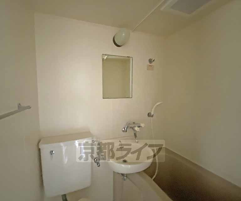 洗面設備　ユニットバスの洗面です。