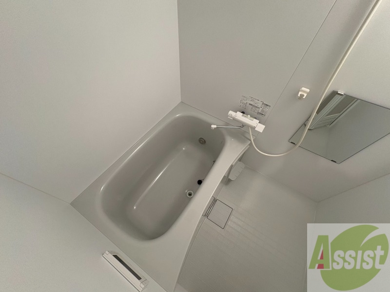 バス・シャワールーム　お風呂になります。一日の疲れを癒してくださいね。