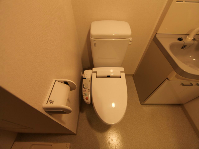 トイレ　温水洗浄便座付トイレ