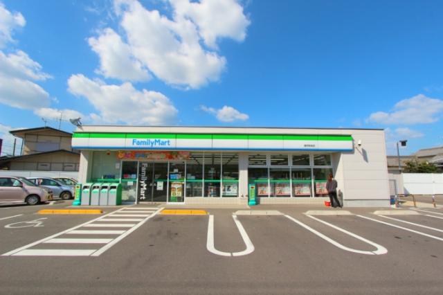コンビニ　ファミリーマート鶴市明見店（コンビニ）まで377m