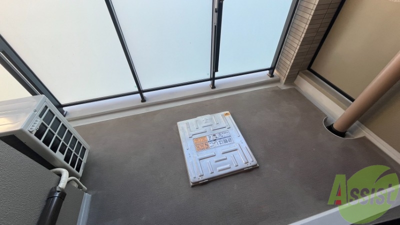 バルコニー　バルコニーです。洗濯物なども干せそうです。