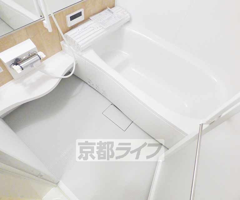 バス・シャワールーム　一坪バスルームです。