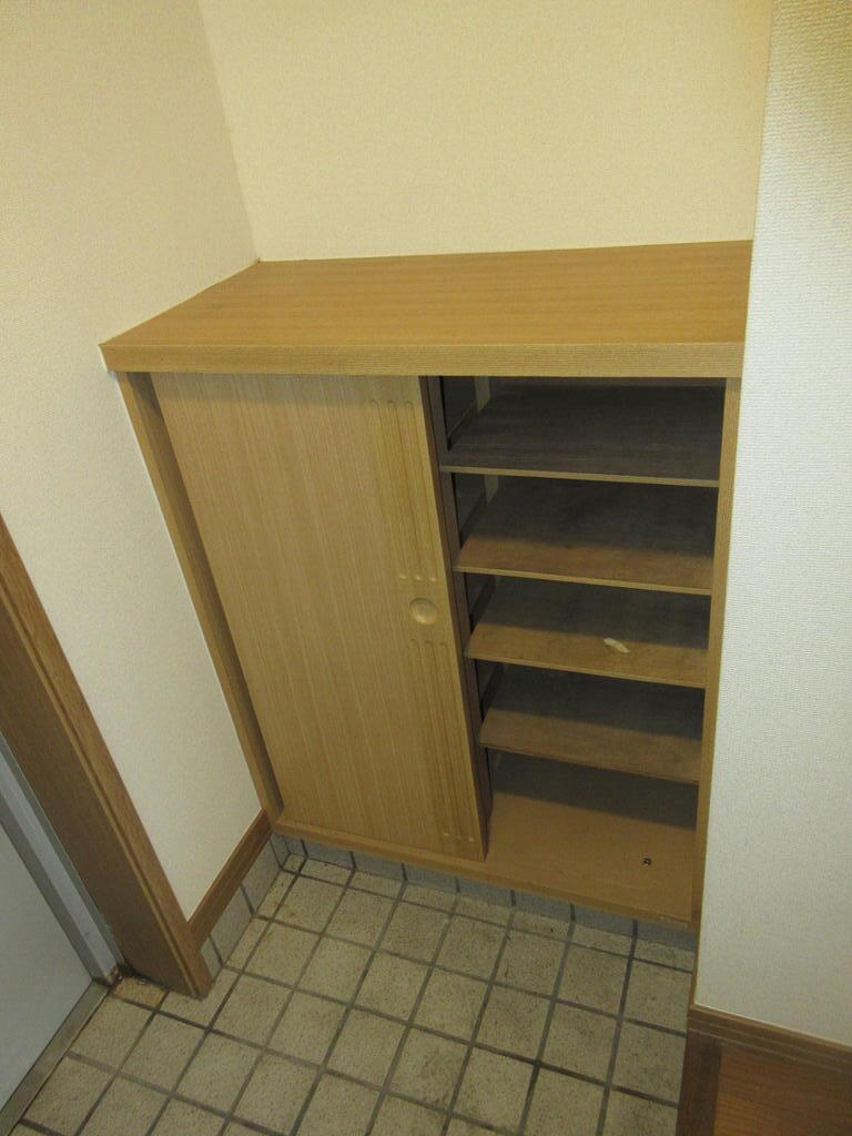 収納　シューズボックス