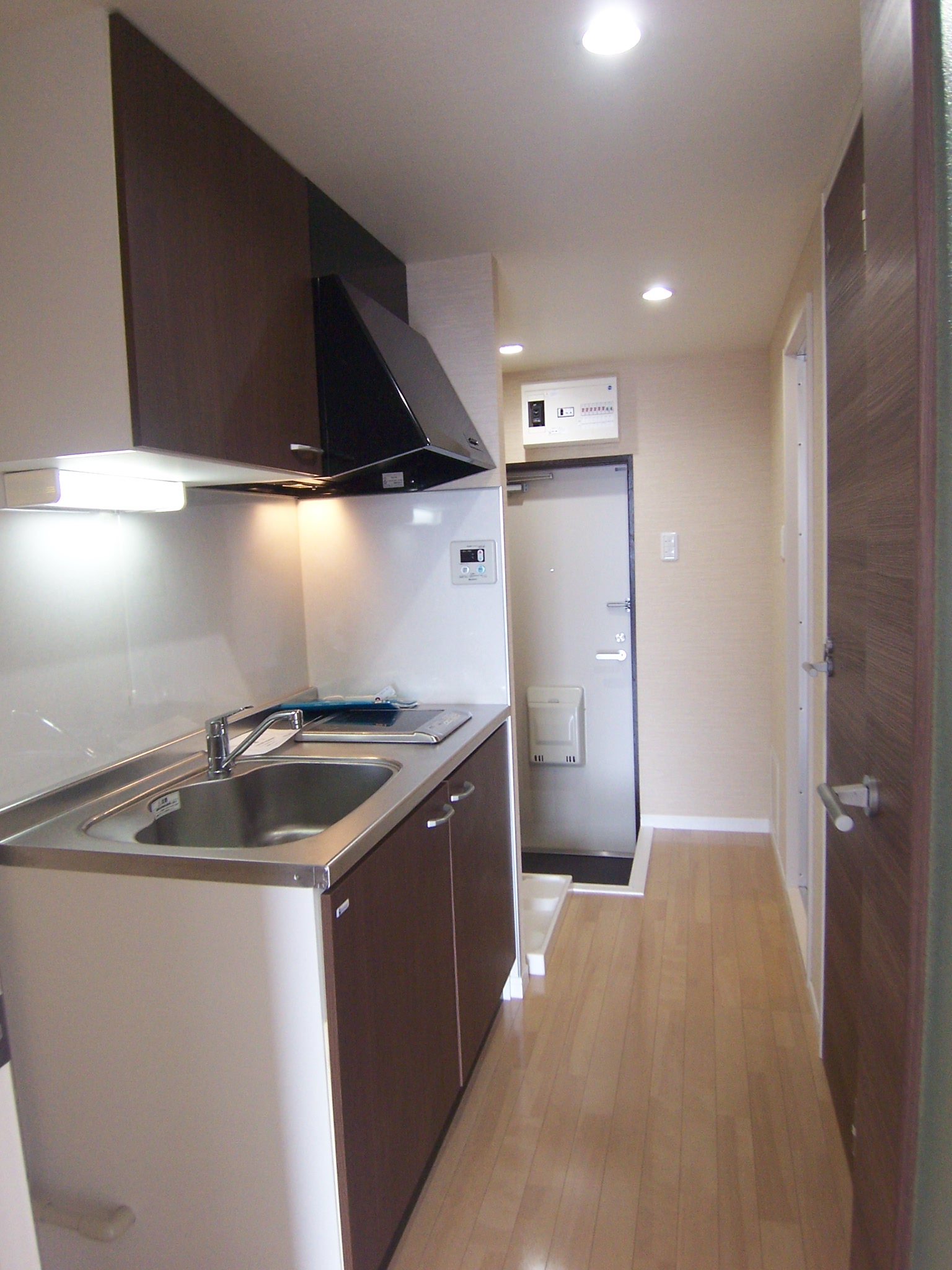 玄関　（参考）他室の写真を使用しています。現況優先となります。