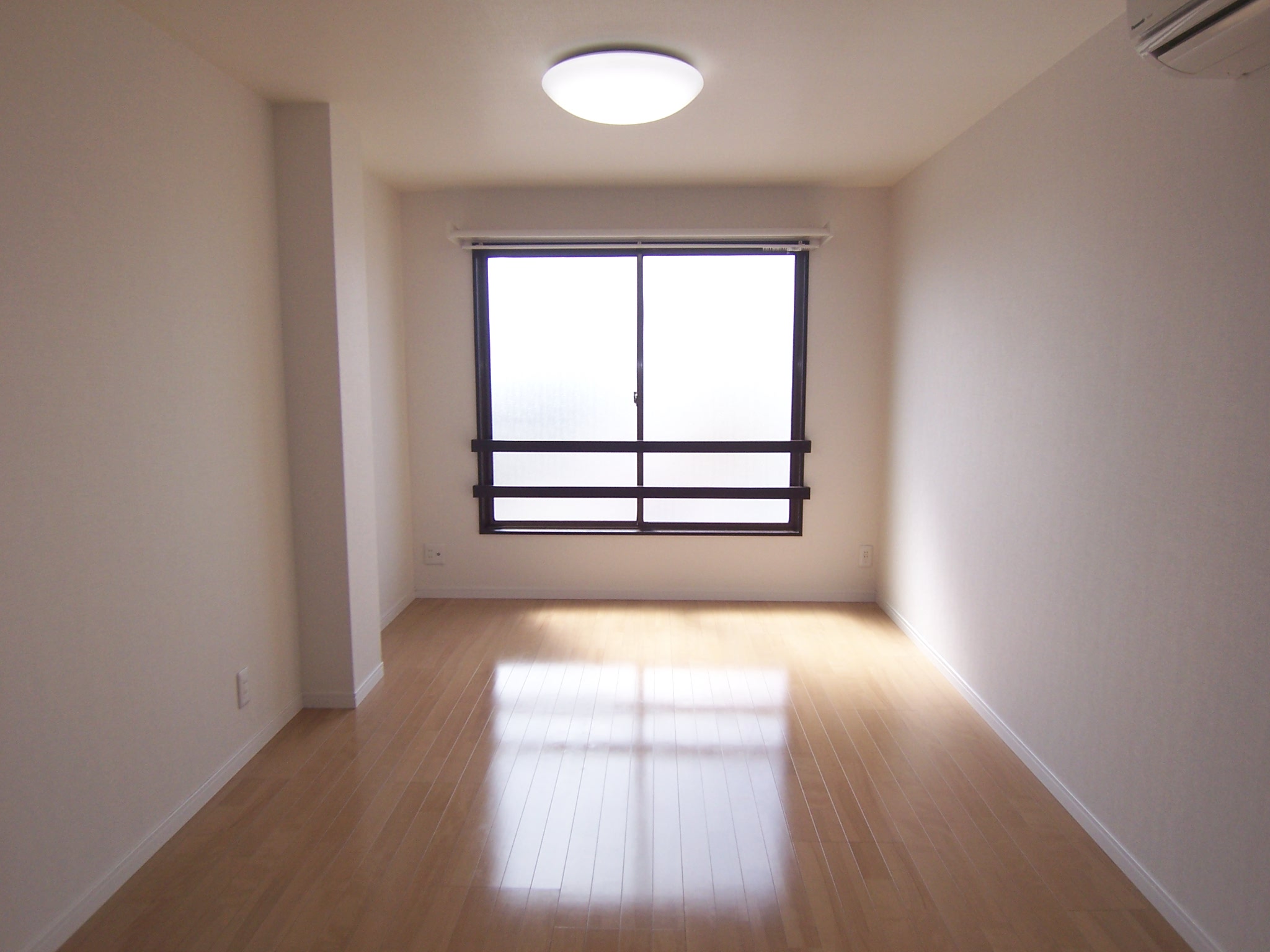 居室・リビング　（参考）他室の写真を使用しています。現況優先となります。