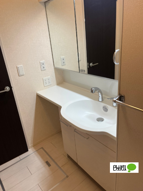 洗面設備　洗髪洗面化粧台