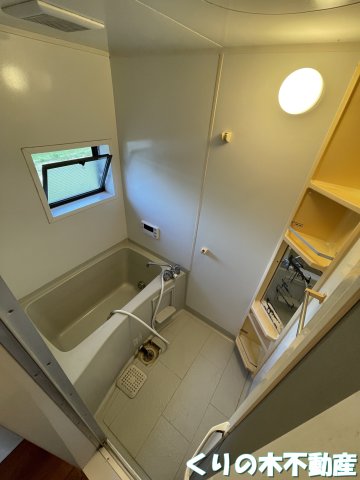 バス・シャワールーム　落ち着いた空間のお風呂です