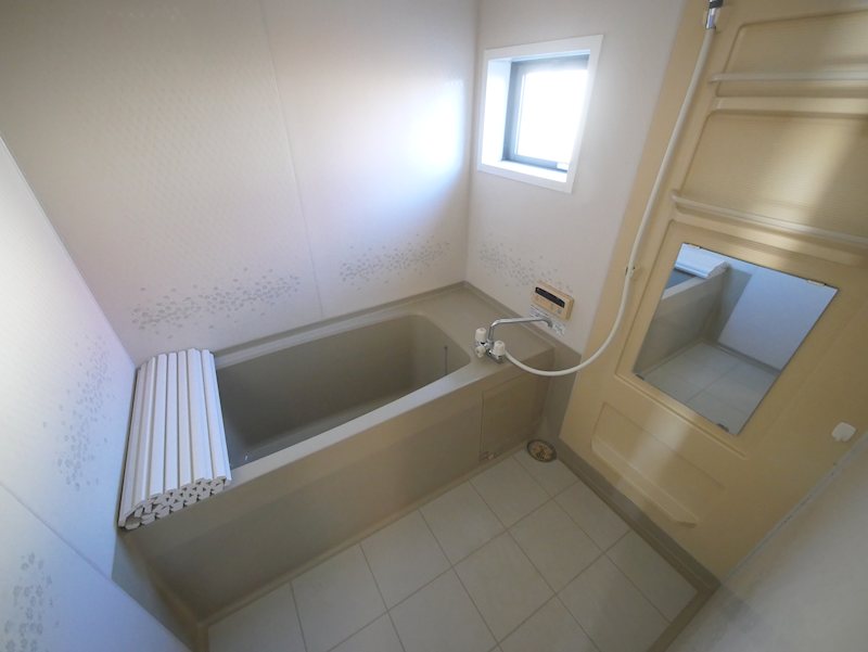 バス・シャワールーム　追焚き機能付き