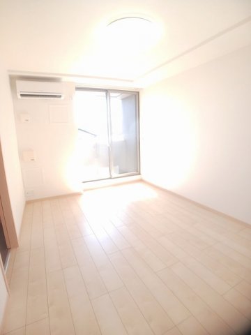 居室・リビング　広々とした洋室です