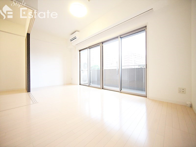 居室・リビング　内装