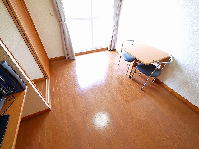 居室・リビング　きれいな居間