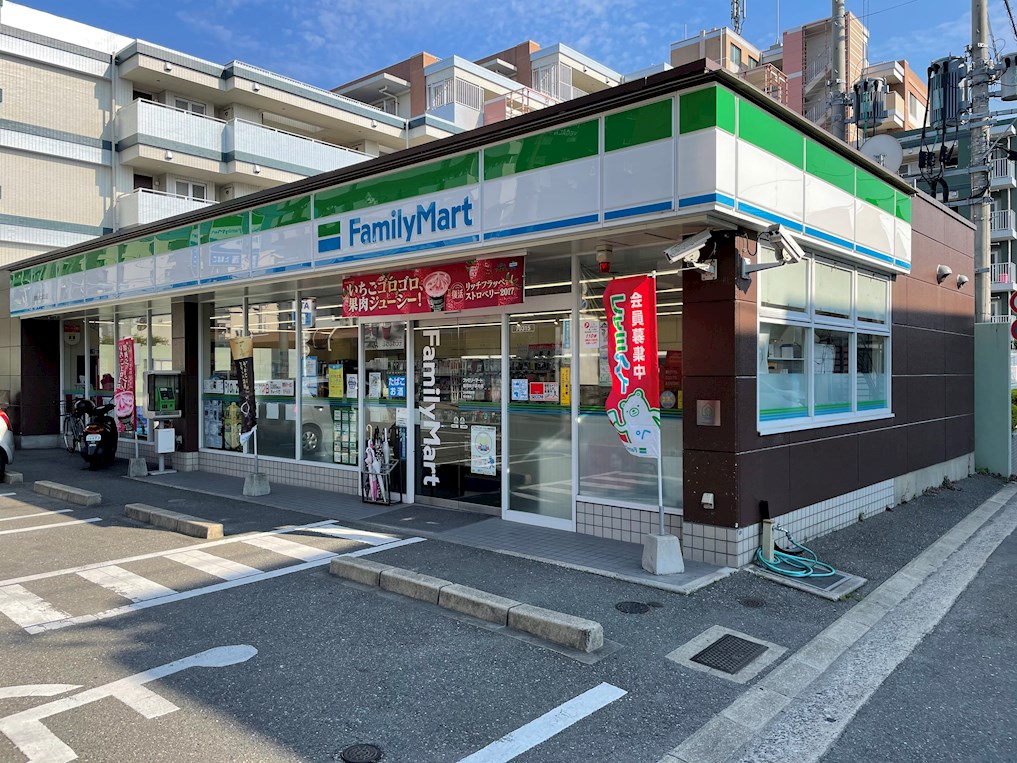 コンビニ　ファミリーマート 福岡あけぼの店（コンビニ）まで227m