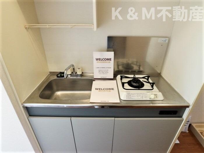 キッチン　コンパクトなキッチンで掃除もラクラク