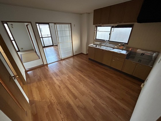 居室・リビング　※他の号室の写真になります。