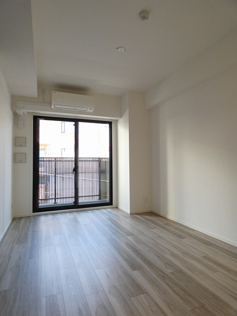 居室・リビング　内観1