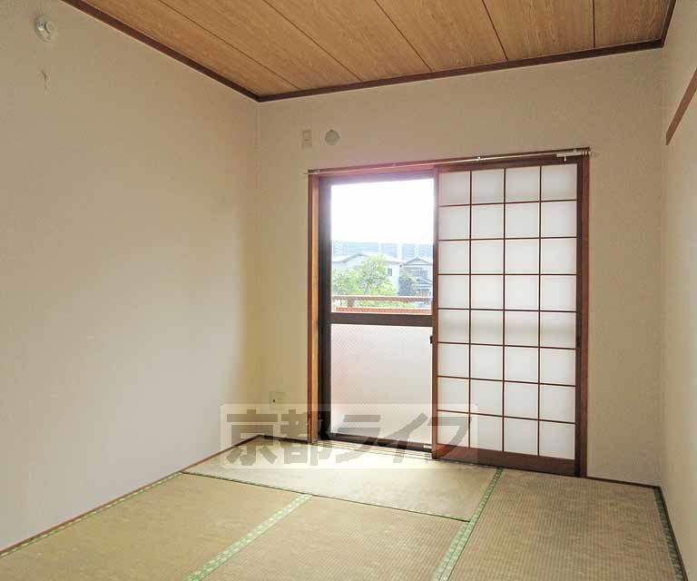 その他部屋・スペース　採光のよい和室です。