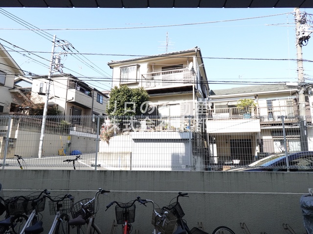 眺望　お部屋からの景色です！圧迫感がないので暮らしやすい♪