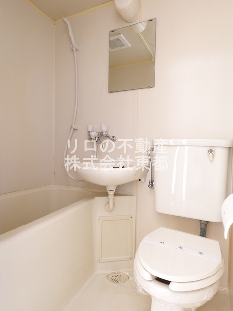 バス・シャワールーム　お掃除がしやすい３点ユニットバスです☆