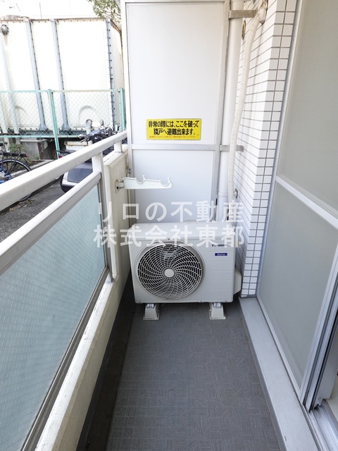 バルコニー　お天気のいい日は洗濯物も気持ちよく干せますね！