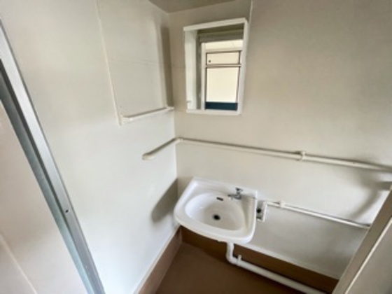 洗面設備　※別号室の写真です