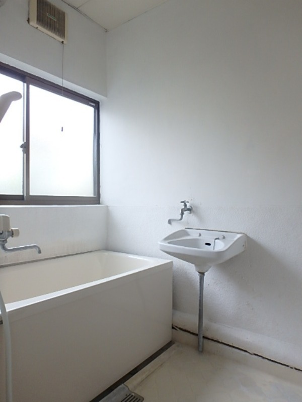 バス・シャワールーム　図面と現状に相違がある場合には現状を優先