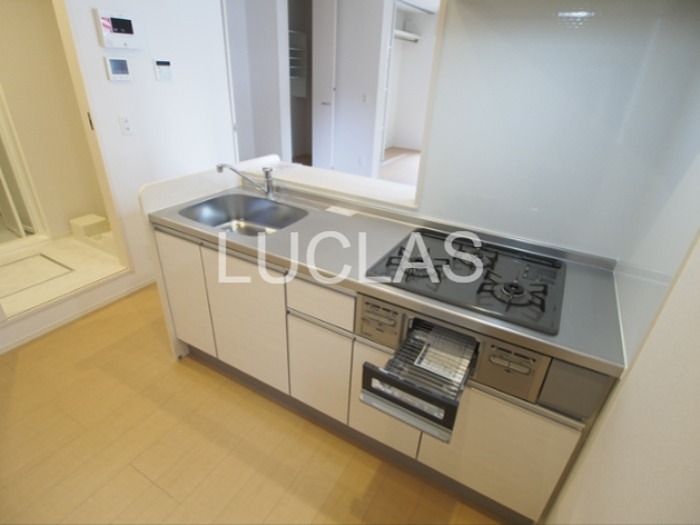 キッチン　3口コンロで使いやすいシステムキッチン♪