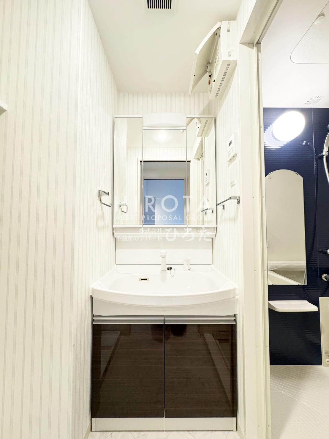 洗面設備　※同タイプの別のお部屋の写真です。