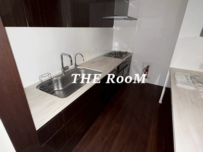 キッチン　※電気付いていない状態です