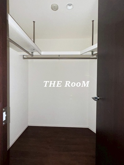 収納　※電気付いていない状態です