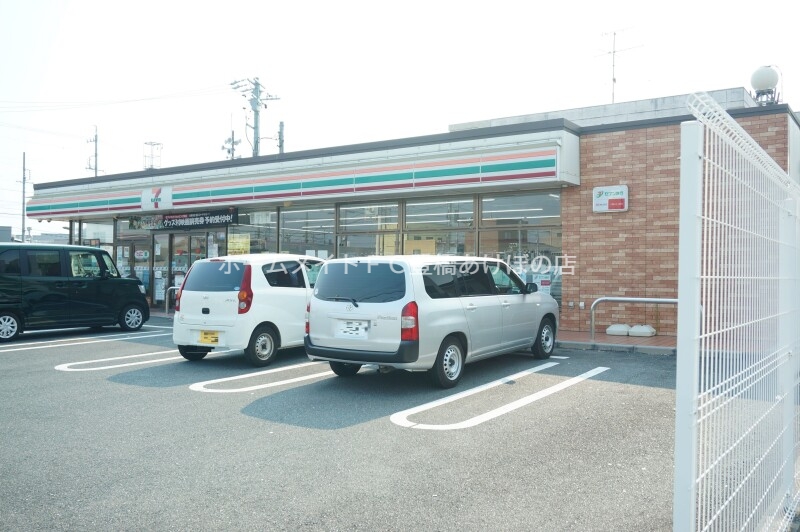 コンビニ　セブンイレブン豊橋高須町店（コンビニ）まで69m