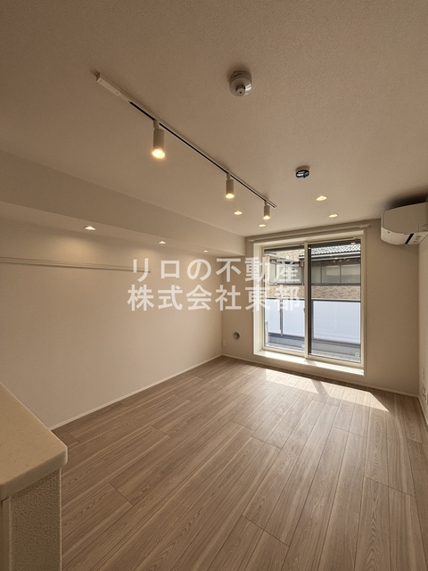 居室・リビング　広いリビングでゆったりくつろげる憩いの空間♪