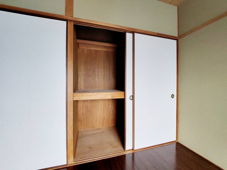 収納　押入れ