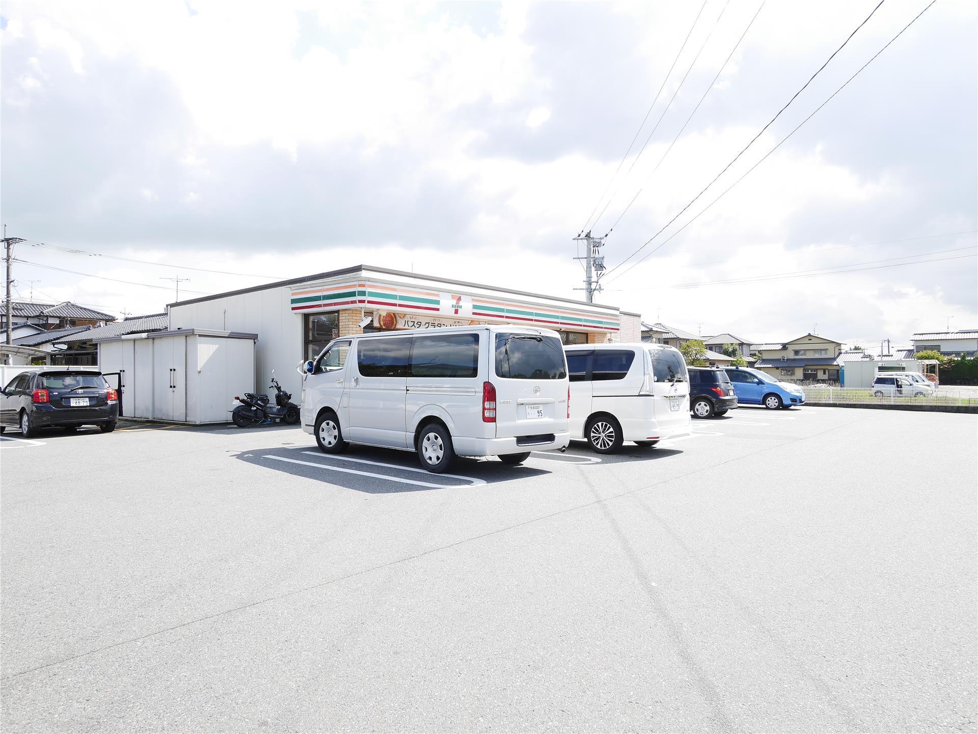 コンビニ　セブンイレブン佐賀金立町店（コンビニ）まで1090m