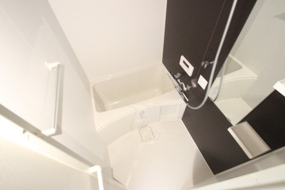 バス・シャワールーム　※別部屋の写真です