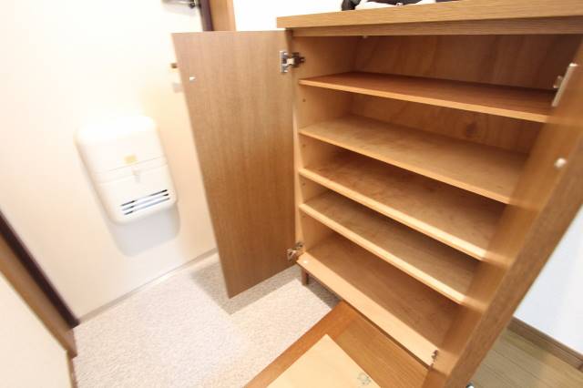 玄関　靴もたくさん入ります
